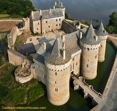 Château de Suscinio (or de Susinio), Sarzeau, Morbihan, Brittany, France - www.castlesandmanorhouses.com