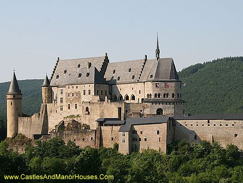 Buerg Veianen (Vianden Castle), Vianden, Luxembourg. - www.castlesandmanorhouses.com