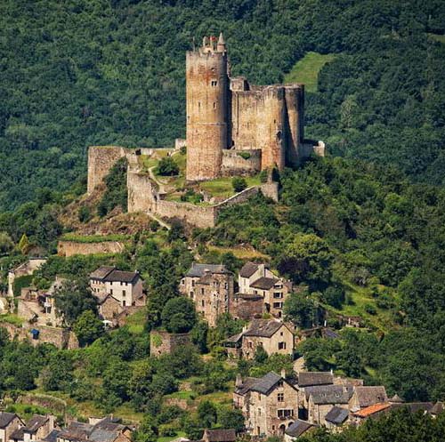 Château de Najac, Najac, Aveyron département, France. - www.castlesandmanorhouses.com