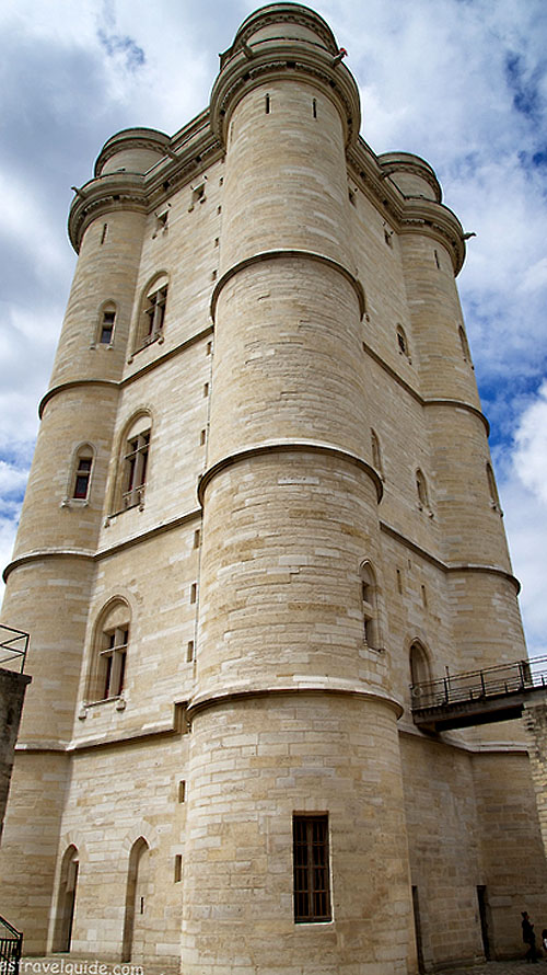 Château de Vincennes, Avenue de Paris, 94300 Vincennes, Val-de-Marne, France - www.castlesandmanorhouses.com