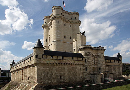 Château de Vincennes, Avenue de Paris, 94300 Vincennes, Val-de-Marne, France - www.castlesandmanorhouses.com