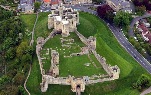 Warkworth Castle, Warkworth, Northumberland, England - www.castlesandmanorhouses.com